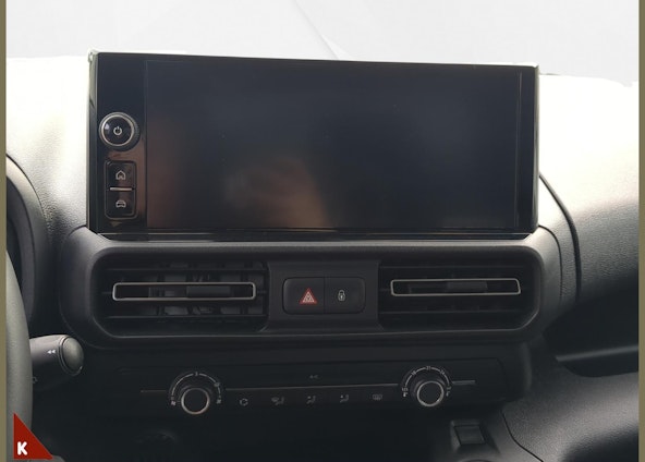 Vehicle image 15 Vehicle image 15