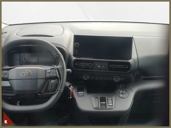 Vehicle image 13 Vehicle image 13