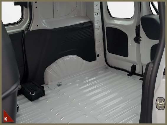 Vehicle image 12 Vehicle image 12