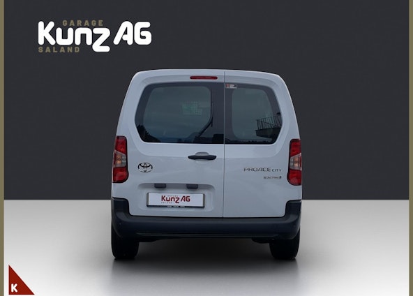 Vehicle image 4 Vehicle image 4