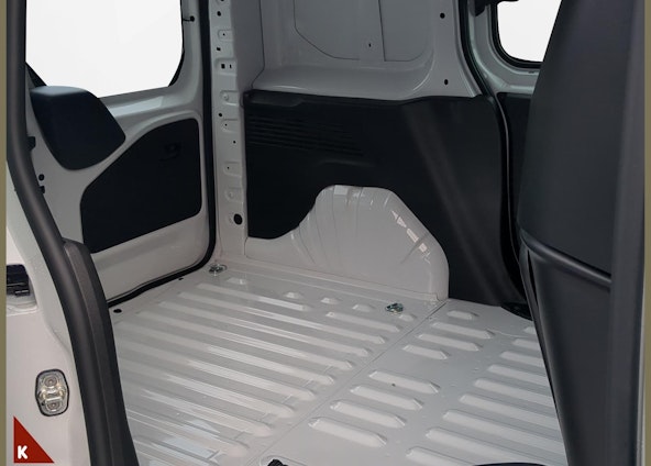 Vehicle image 18 Vehicle image 18