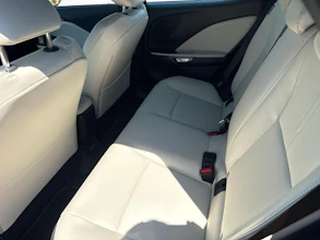 https://vehicle.imgix.net/4149069/6ac8e823-93ac-49f3-8c0c-c10c9ece02d7.jpg