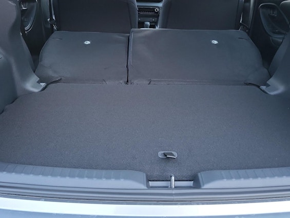 Vehicle image 16 Vehicle image 16