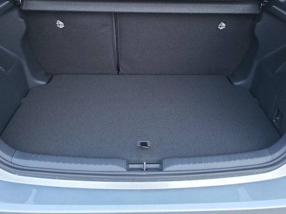 Vehicle image 15 Vehicle image 15