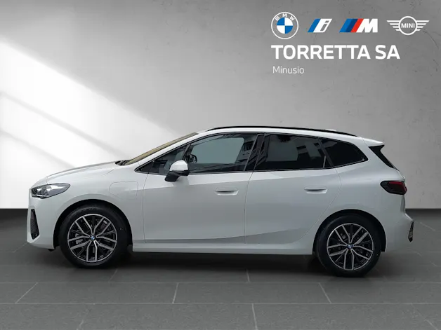 BMW 230e xDrive paddles Active Tourer