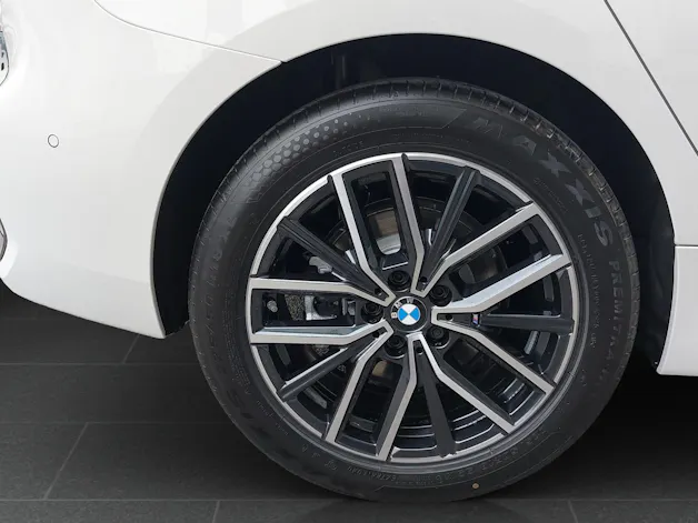 BMW 230e xDrive paddles Active Tourer
