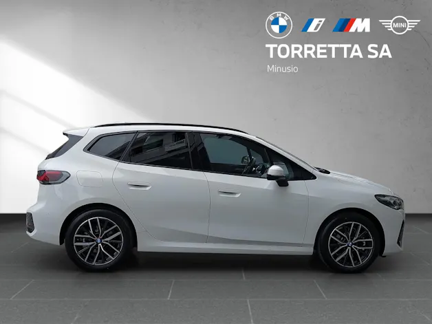 BMW 230e xDrive paddles Active Tourer