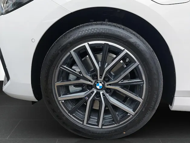 BMW 230e xDrive paddles Active Tourer