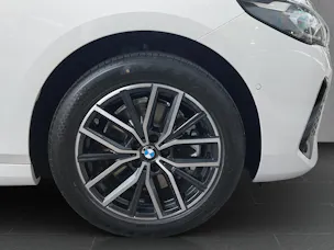BMW 230e xDrive paddles Active Tourer