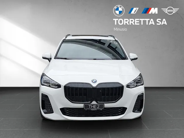 BMW 230e xDrive paddles Active Tourer