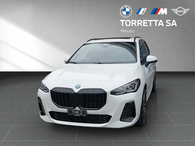 BMW 230e xDrive paddles Active Tourer