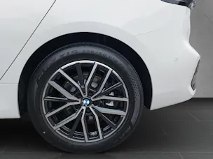 BMW 230e xDrive paddles Active Tourer
