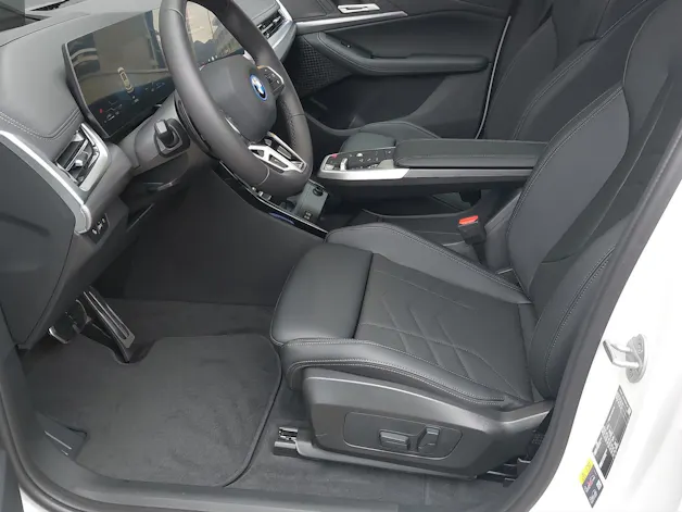 BMW 230e xDrive paddles Active Tourer