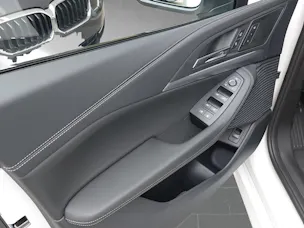 BMW 230e xDrive paddles Active Tourer