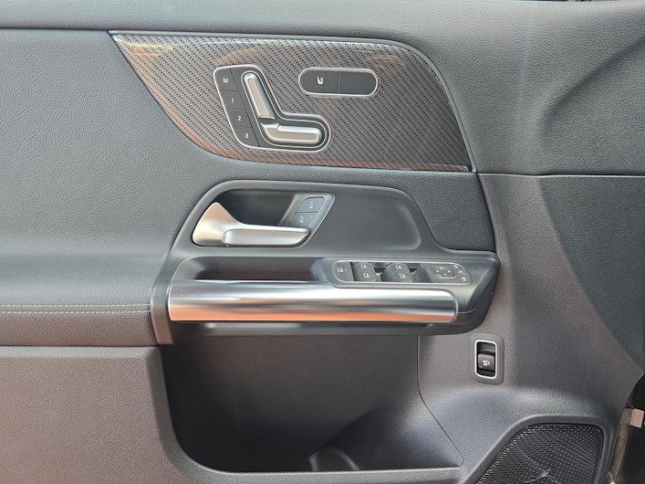 Vehicle image MERCEDES-BENZ GLA 250