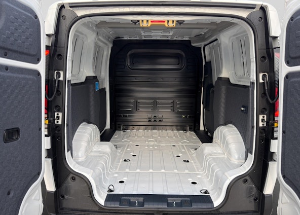 Vehicle image 6 Vehicle image 6