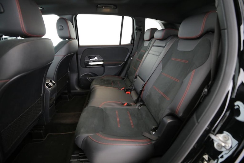 Fahrzeugbild MERCEDES-BENZ GLB 250