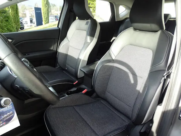 Renault Captur 1.3 TCe 140 Intens EDC
