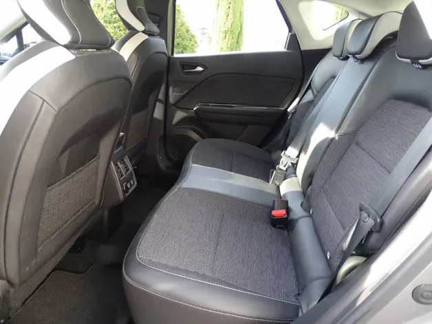 Renault Captur 1.3 TCe 140 Intens EDC