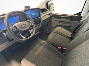 https://vehicle.imgix.net/4149322/c5f6a174-5c43-4b0f-8102-debb55426fa6.jpg