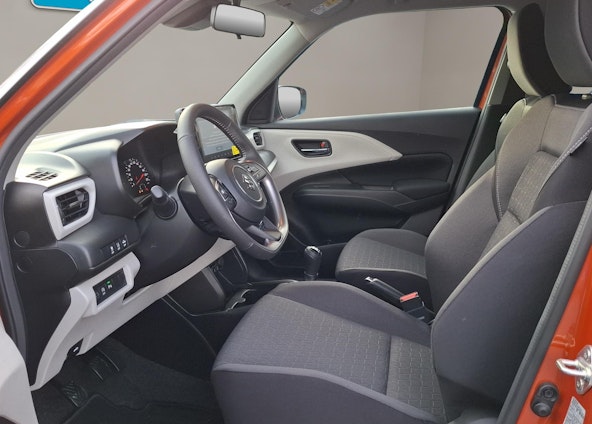 Vehicle image 5 Vehicle image 5