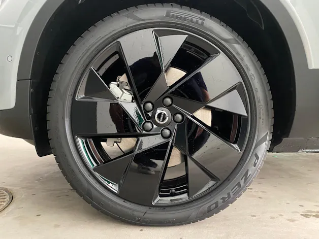 Volvo EX40 82kWh Twin Motor Performance AWD Black Edition
