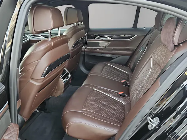 BMW 750i xDrive Steptronic
