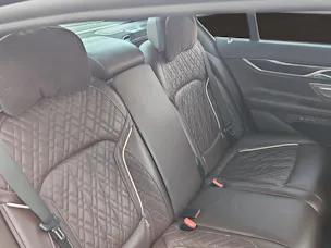 BMW 750i xDrive Steptronic
