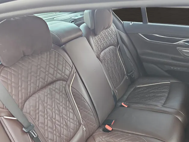 BMW 750i xDrive Steptronic