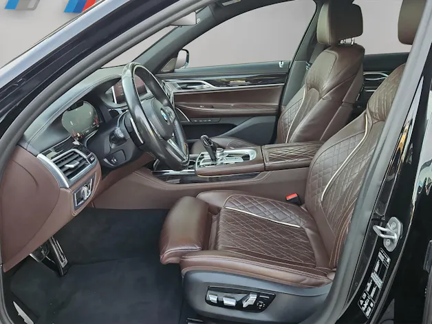 BMW 750i xDrive Steptronic