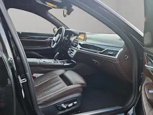 BMW 750i xDrive Steptronic