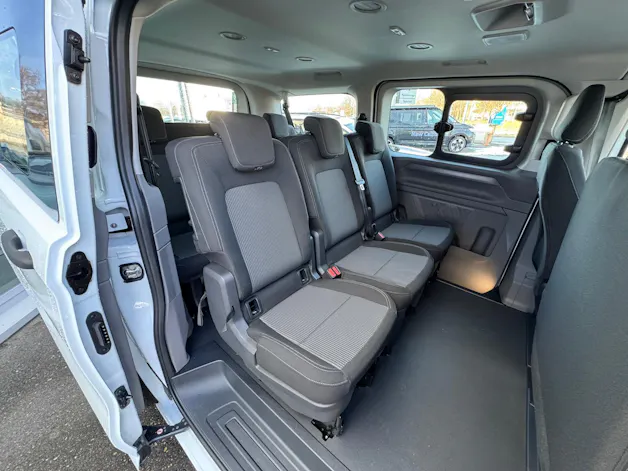 VW Caravelle 2.0 TDI 170 PS Automat 4 Motion / 9-Plätzer