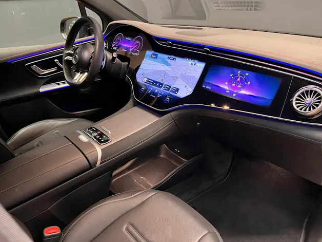 Mercedes-Benz EQE SUV AMG 43 4M - AMG / DISTRONIC / 360 Grad Kamera / Head-Up Display