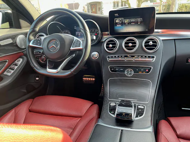 Mercedes-Benz C 250 AMG Line 7G-Tronic