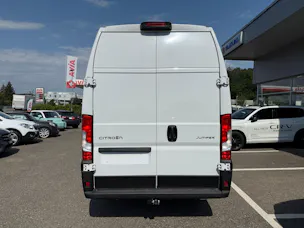Citroën Jumper 35+ 2.2 BlueHDi 180PS L4H3 EAT8 270° Apple Car-Play alle Assistenten Beste Ausstattung im Angebot. Alle Grössen verfügbar