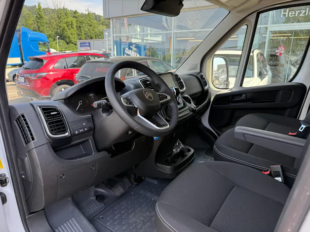 Citroën Jumper 35+ 2.2 BlueHDi 180PS L4H3 EAT8 270° Apple Car-Play alle Assistenten Beste Ausstattung im Angebot. Alle Grössen verfügbar
