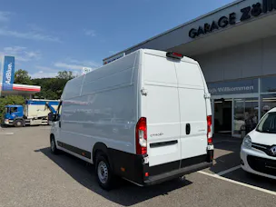 Citroën Jumper 35+ 2.2 BlueHDi 180PS L4H3 EAT8 270° Apple Car-Play alle Assistenten Beste Ausstattung im Angebot. Alle Grössen verfügbar