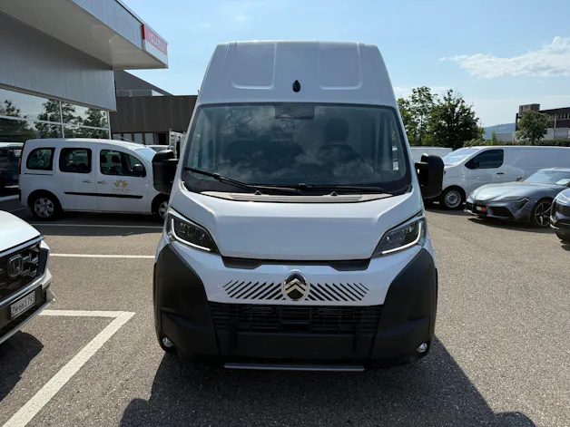 Citroën Jumper 35+ 2.2 BlueHDi 180PS L4H3 EAT8 270° Apple Car-Play alle Assistenten Beste Ausstattung im Angebot. Alle Grössen verfügbar