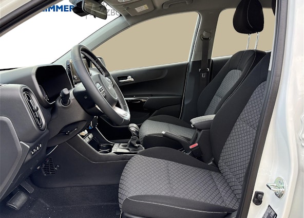 Vehicle image 6 Vehicle image 6