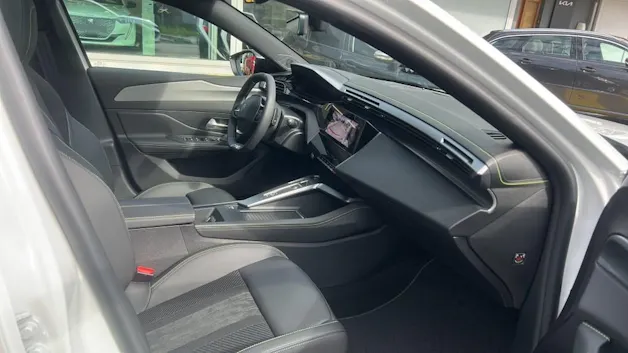 Peugeot 408 1.6 PHEV 225 GT
