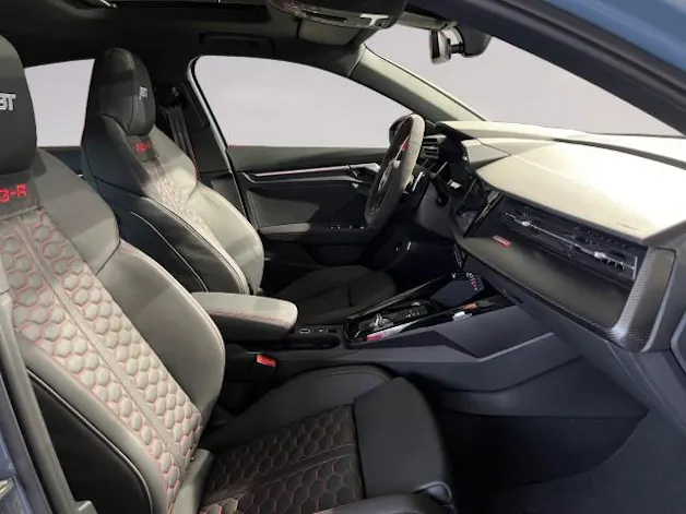 Audi RS3 Limousine 2.5 TSI quattro S-tronic