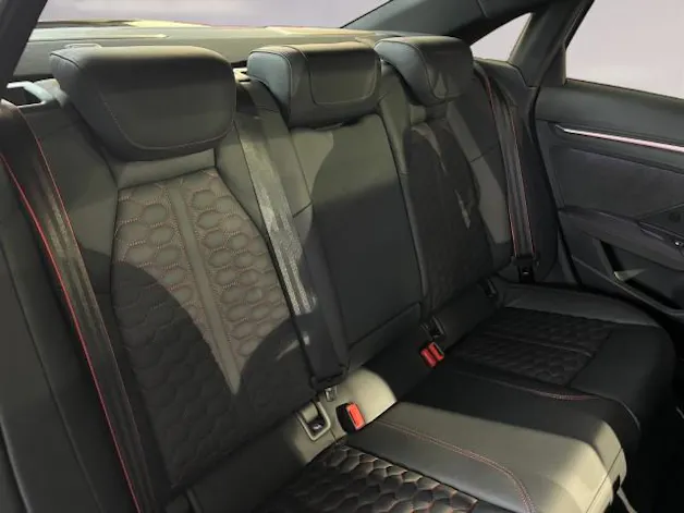 Audi RS3 Limousine 2.5 TSI quattro S-tronic
