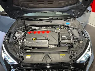 Audi LA VOITURE COMPACTE HAUT DE GAMME ULTIME - LIMITED ABT RS3-R DISPOSE DE 500 CH ET D’UN ENSEMBLE AÉRODYNAMIQUE EN CARBONE