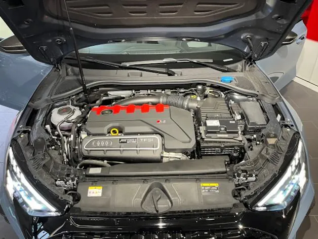 Audi RS3 Limousine 2.5 TSI quattro S-tronic