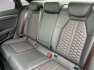 AUDI LA VOITURE COMPACTE HAUT DE GAMME ULTIME - LIMITED ABT RS3-R DISPOSE DE 500 CH ET D’UN ENSEMBLE AÉRODYNAMIQUE EN CARBONE