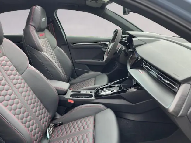 AUDI LA VOITURE COMPACTE HAUT DE GAMME ULTIME - LIMITED ABT RS3-R DISPOSE DE 500 CH ET D’UN ENSEMBLE AÉRODYNAMIQUE EN CARBONE
