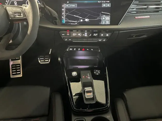 Audi RS3 Limousine 2.5 TSI quattro S-tronic