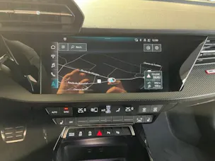 Audi LA VOITURE COMPACTE HAUT DE GAMME ULTIME - LIMITED ABT RS3-R DISPOSE DE 500 CH ET D’UN ENSEMBLE AÉRODYNAMIQUE EN CARBONE
