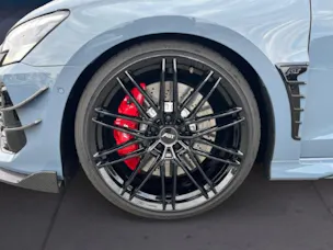 AUDI LA VOITURE COMPACTE HAUT DE GAMME ULTIME - LIMITED ABT RS3-R DISPOSE DE 500 CH ET D’UN ENSEMBLE AÉRODYNAMIQUE EN CARBONE
