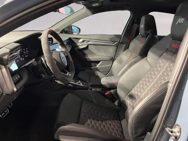 Audi RS3 Limousine 2.5 TSI quattro S-tronic